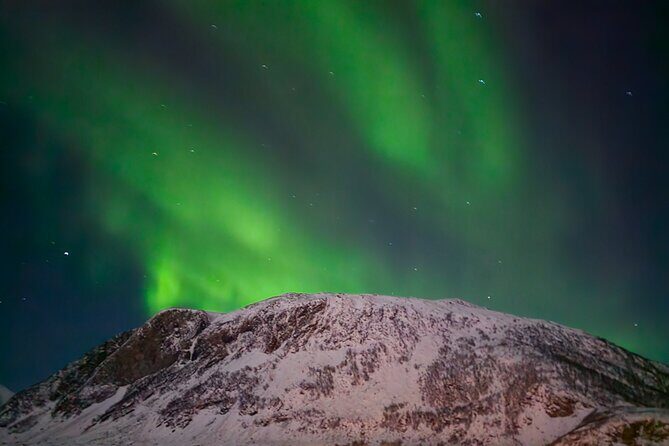 AURORA DAİLY Northern Lights Safari Tour 8 Guests with PİCKUP - What you do while you wait: thermal suite, campfire, and warm breaks