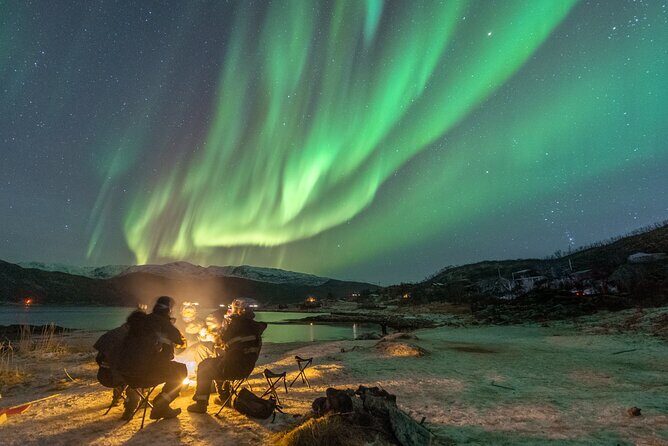 Aurora Hunt with the campfire and professional photographer - Small-group chasing from Tromsø with real-time decision-making
