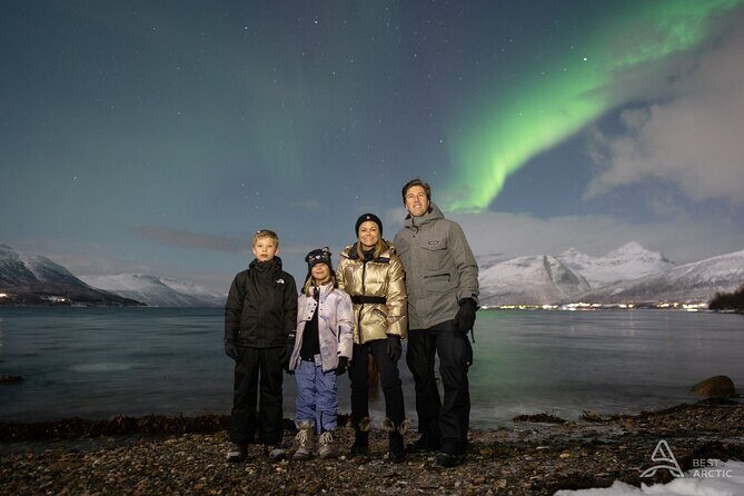 Aurora Safari Chase by big bus, free Photos, toilet onboard - The guide makes the night: from Paolo to Ricardo