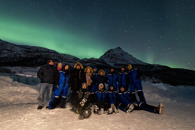 Auroras Hunt - Tour in Spanish, Northern Lights Chase in Spanish - Campfire waiting in thermal suits: hot drinks, dinner, and Arctic time