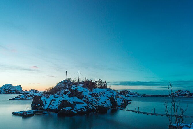 Discovery tour of the island of Senja and Kvaløya from Tromsø - Stop 1 on Senja: fjords, steep mountains, and strong photo potential
