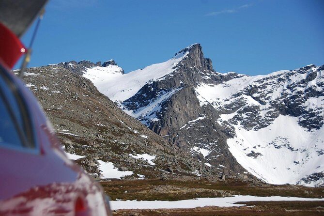 Eco friendly snowshoeing in Scenic Landscape - Polar museum and Ishavskatedralen: a warm break that adds meaning