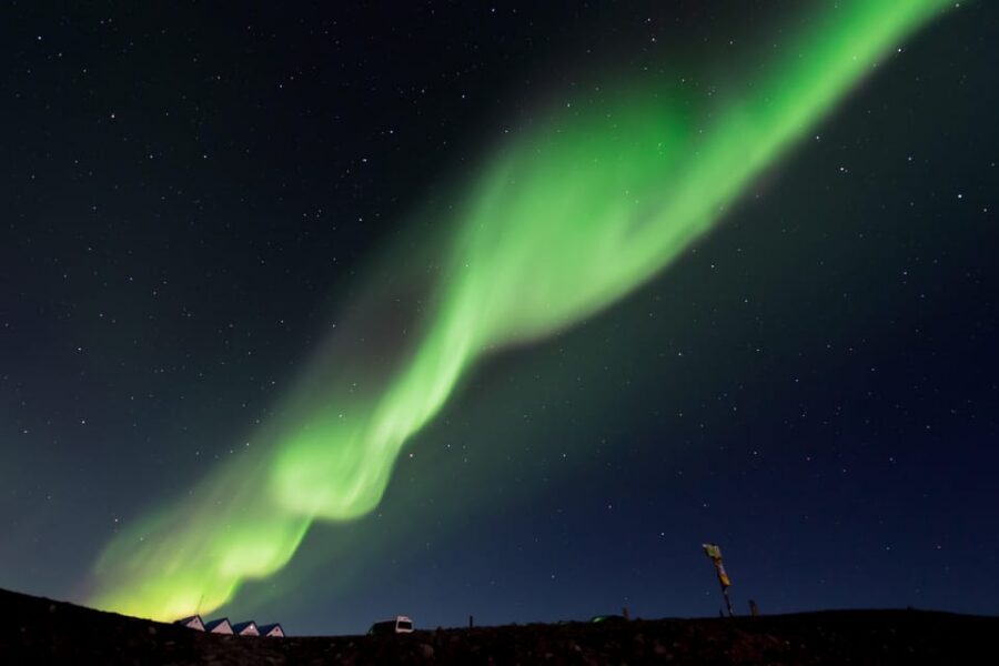 From Tromsø: Aurora Snowshoe Hike - From Clarion Hotel The Edge to the quiet trailhead