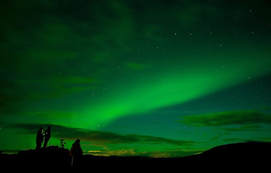 From Tromsø: Aurora Snowshoe Hike - Northern Lights viewing, plus guide tips that actually help
