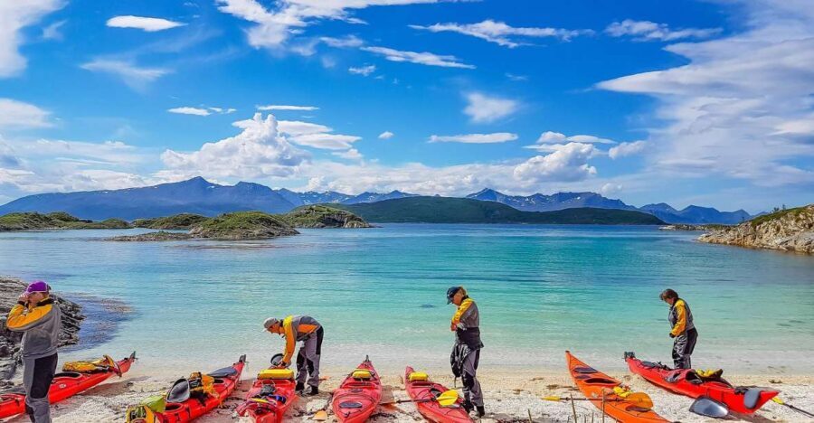 From Tromsø: Kayak trip with lunch and sauna at Sommarøy - Key things that make this day work