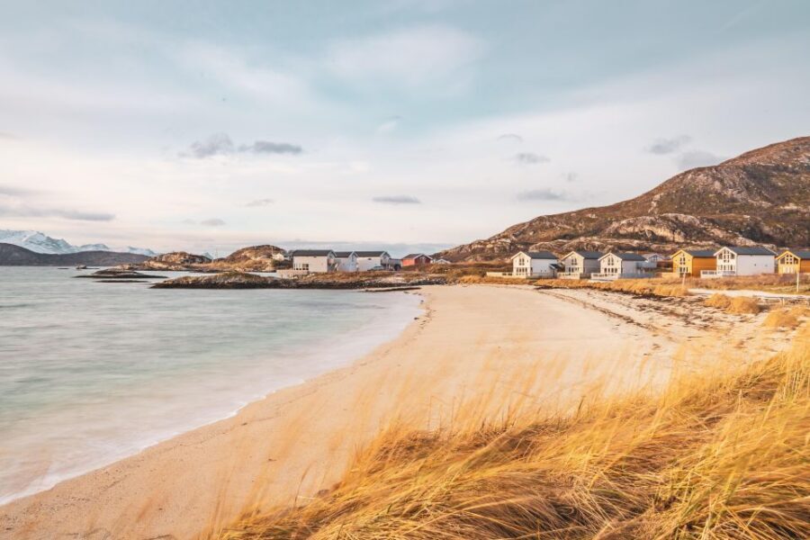 From Tromsø: Kayak trip with lunch and sauna at Sommarøy - Should you book the Tromsø to Sommarøy kayak + sauna day?