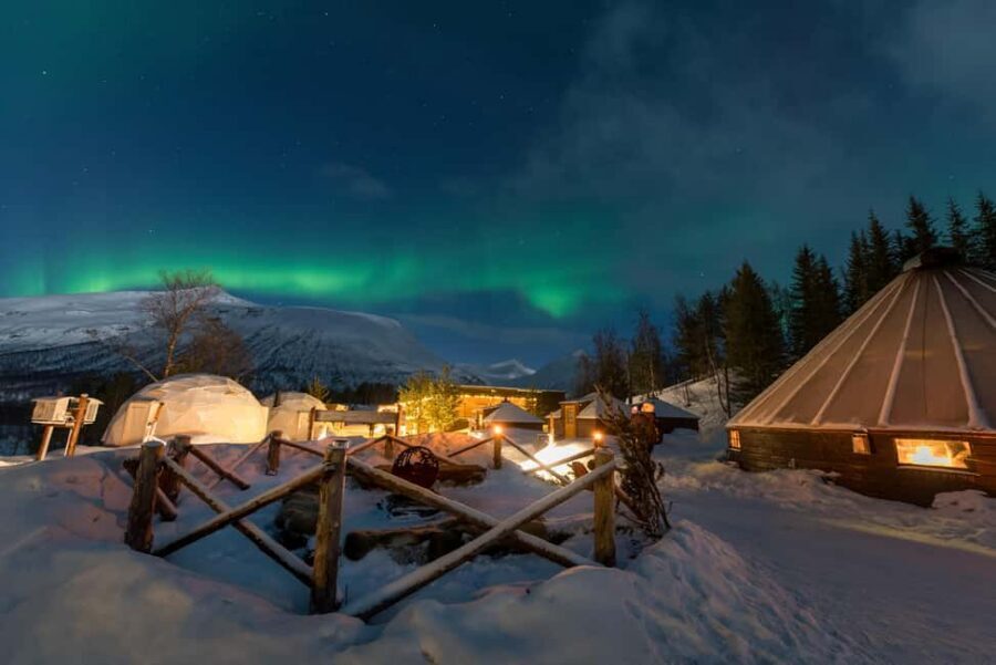 From Tromsø: Northern Lights Visit at Camp Tamok - Tromsø to Tamok: the bus ride that sets your evening up right