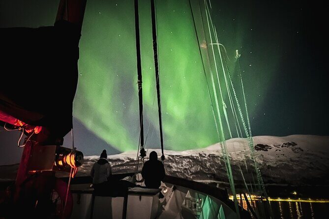 Luxury Northern Lights Yacht Cruise with Hot Tub from Tromsø - Cruise flow in real time: how the 4 hours usually feel