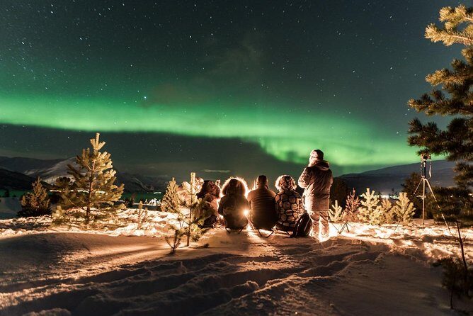 Minibus Northern Lights Chase with Photography from Tromsø - A Tromsø Aurora Chase That Moves Like You Mean It