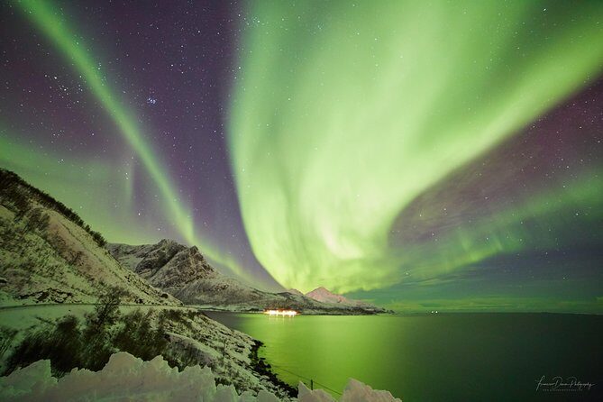 Minivan Northern Lights excursion (8 guests per minivan) - Tromsø pickup at 7:00 pm: what your 6-hour night is really like