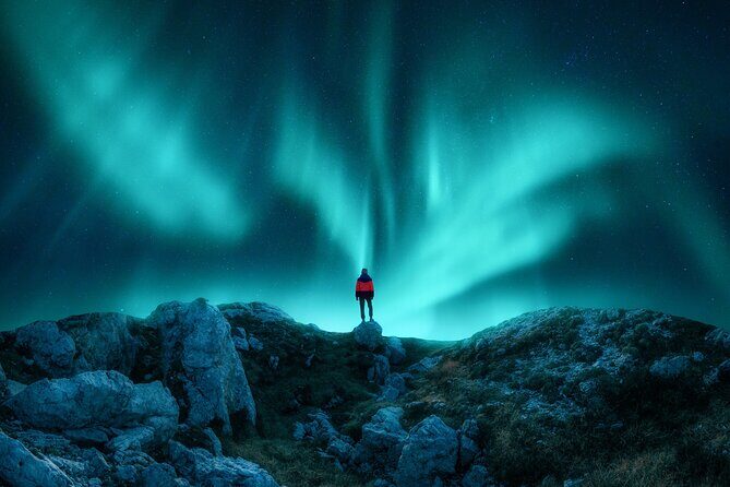 Northern light hunt in Tromsø. WiFi included - Tromsø at 7 pm: why the timing works for aurora hunting