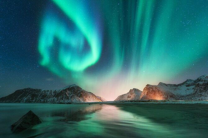 Northern light hunt in Tromsø. WiFi included - Food on the cold night: soup choices and what to expect if conditions shift