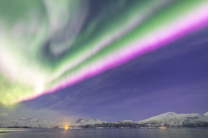 Northern Lights Adventure with Greenlander, 8 people max - Photography Help That Goes Beyond Saying Cheese