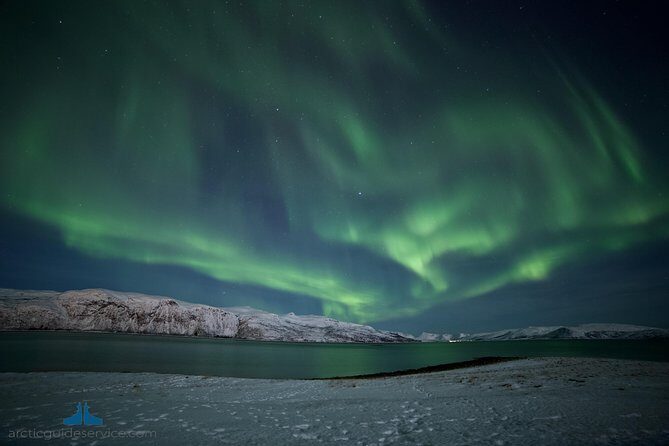 - Northern Lights Chase with Photo Package Included - Why this Northern Lights chase in Tromsø beats the “one spot” plan