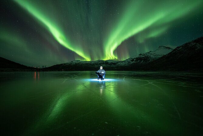 Northern Lights Expedition Tromsø - 6 people - Arctic Photo Guide - Warm food and breaks: the comfort side of staying outside