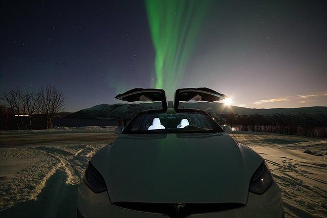 Northern lights - TeslaX Ecofriendly Car - Key things that make this Tromsø aurora tour work