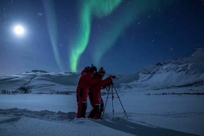 Northern Lights Tour from Tromsø - Thermal suits, boots, and tripods: the comfort details that change everything