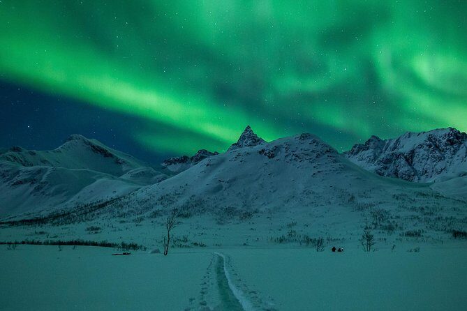 Northern Lights Tour from Tromsø - Magic Ice Bar pickup and the ride: how the night starts