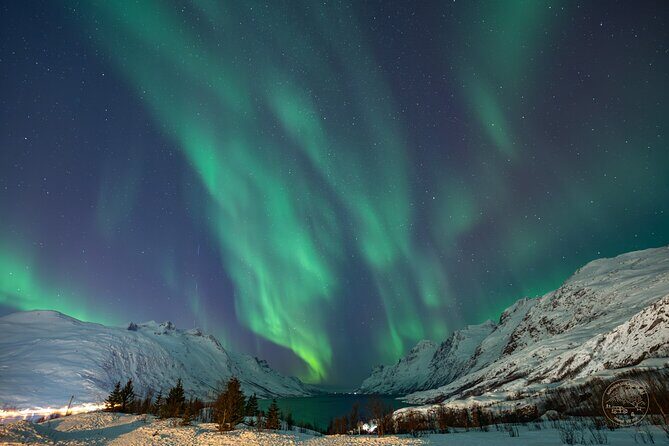 Private Northern Lights Chase with Photography from Tromsø - Stop 1: Tromsø Fjords for Remote, Calm Viewing