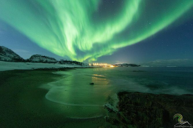 Small-Group Northern Lights Tour from Tromso with Photos - Stop 1 Tromsø and the Viewing Flow After Dark
