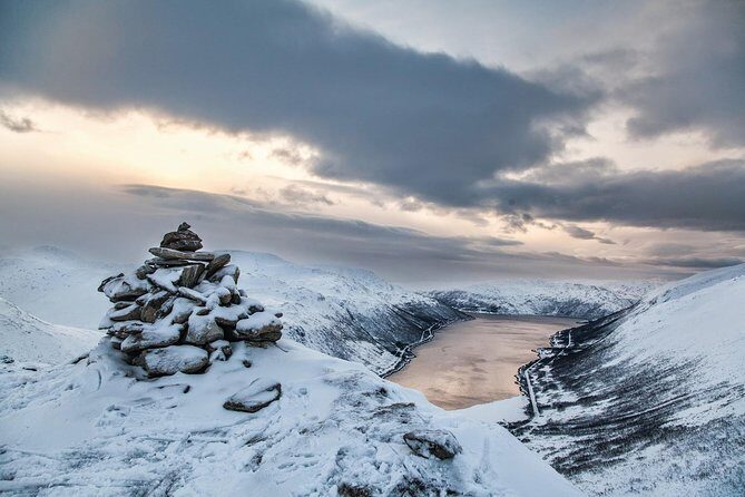 Snowshoe Hill Hike in Tromsø - Gear and clothing: what’s included and what you must handle