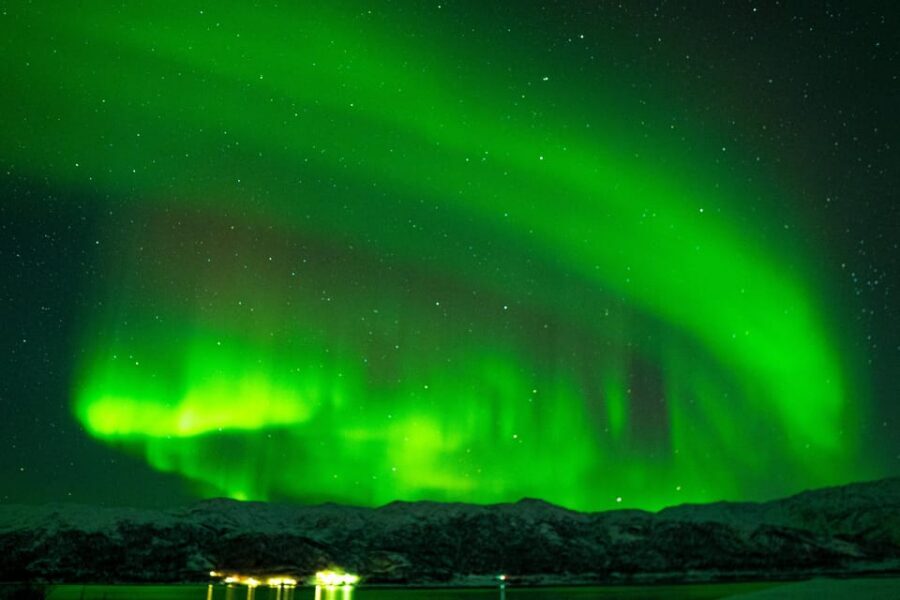 Tromsø Adventurous Northern Lights Small-Group - From Magic Ice Bar to the Arctic night: why the meeting matters