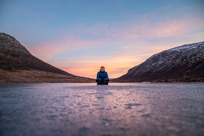 Tromsø: Arctic Landscapes Hiking / Snowshoeing Tour in the wild - The 4x4 Toyota Land Cruiser drive: comfort before the cold work