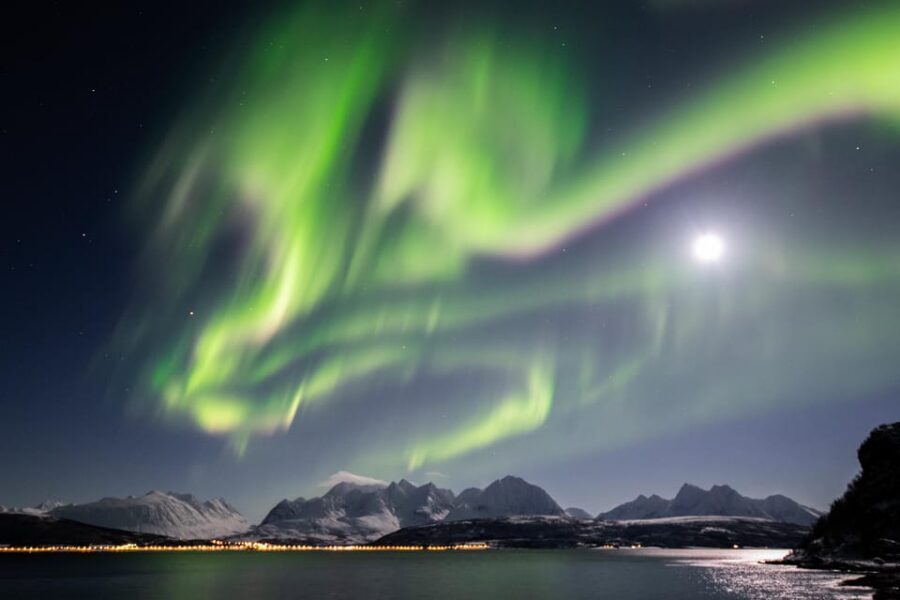 Tromsø: Aurora Borealis, Campfire, Hot Meal, Arctic Tour - Weather transparency in Tromsø: how this tour reduces the usual guesswork