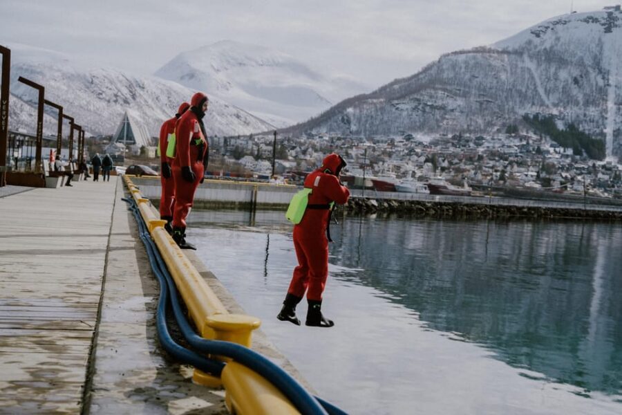 Tromsø city center Urban Floating experience - Rescue suits and staying comfortable in Arctic water