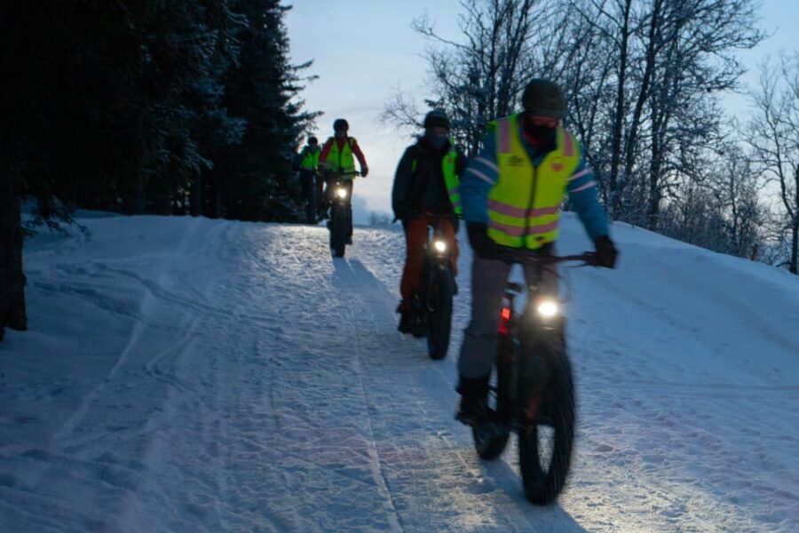 Tromsø: Electric fatbike trip on winter paths - How the fat E-bike setup makes winter riding less scary