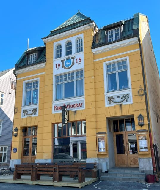TROMSØ: Explore The City And a Guided Tour Of PolarMuseum! - Start at Roald Amundsen’s statue: the theme lands fast