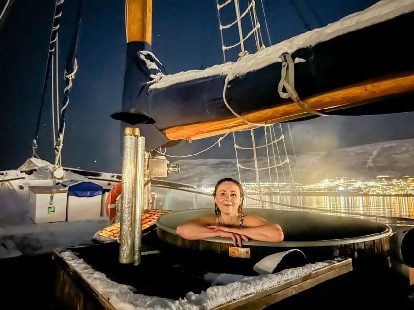 Tromso: Luxury Northern Lights Cruise with Hot Tub & Dinner - Grindøysundet and Back: What This 4-Hour Route Feels Like