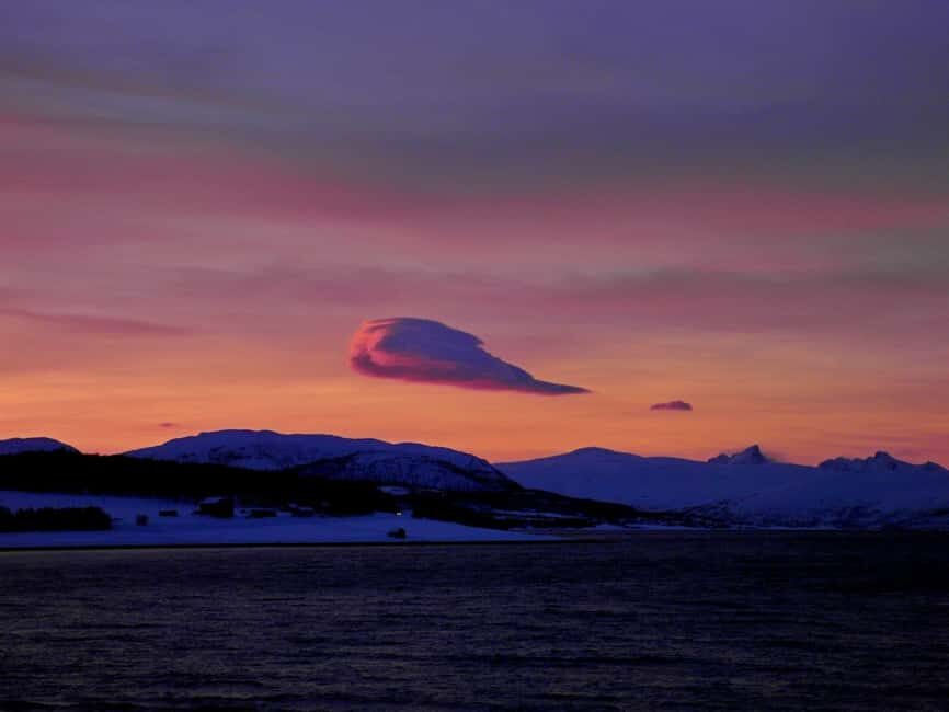 Tromsø: Midnight Sightseeing Cruise All-inclusive - What to wear and bring so you’re not fighting the cold