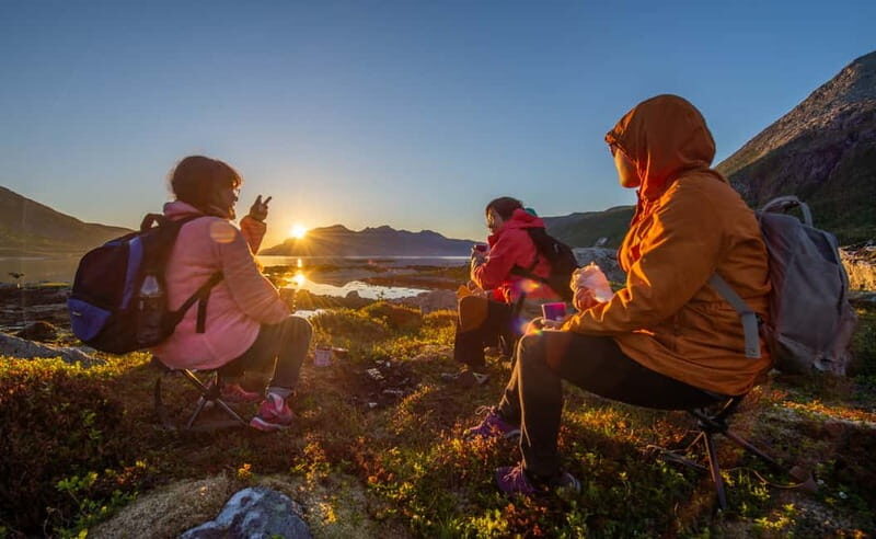 Tromsø: Midnight Sun Hike in the wilderness - Meeting at Scandic Ishavshotel: easy start, clear orientation
