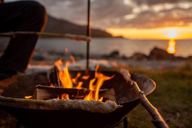 Tromsø: Midnight Sun with Campfire with Wandering Owl - Guides and small details that make it feel personal