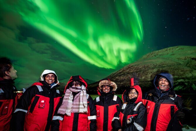 Tromsø: Northern Lights by Minibus - Free Photos and Warm Dinner - Why this Tromsø Northern Lights minibus tour is more practical than DIY
