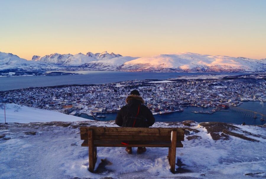 Tromso: Northern Lights Cable Car Excursion - The Northern Lights watchman: how the viewing actually works