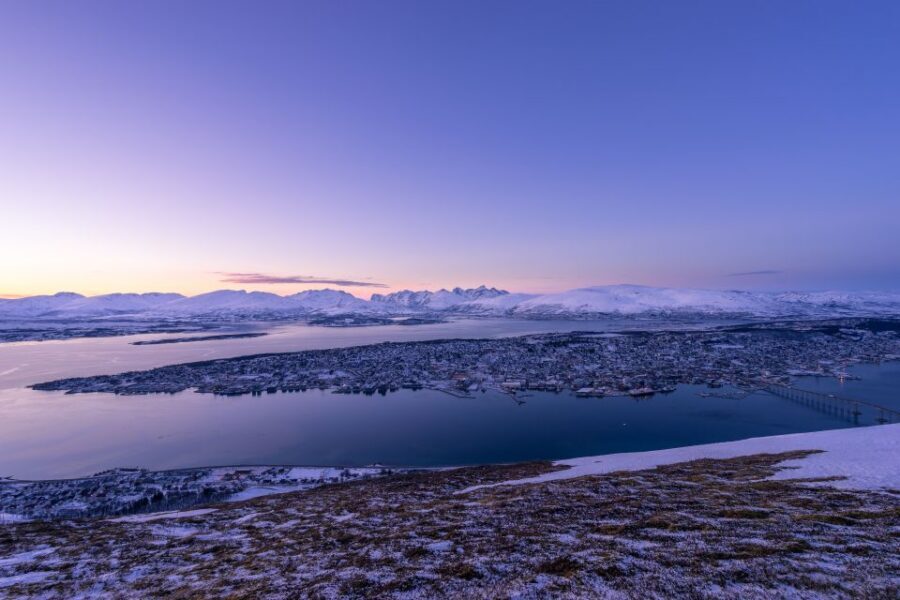 Tromso: Northern Lights Cable Car Excursion - Tea, coffee, and cake: the warm pause that keeps you in the moment