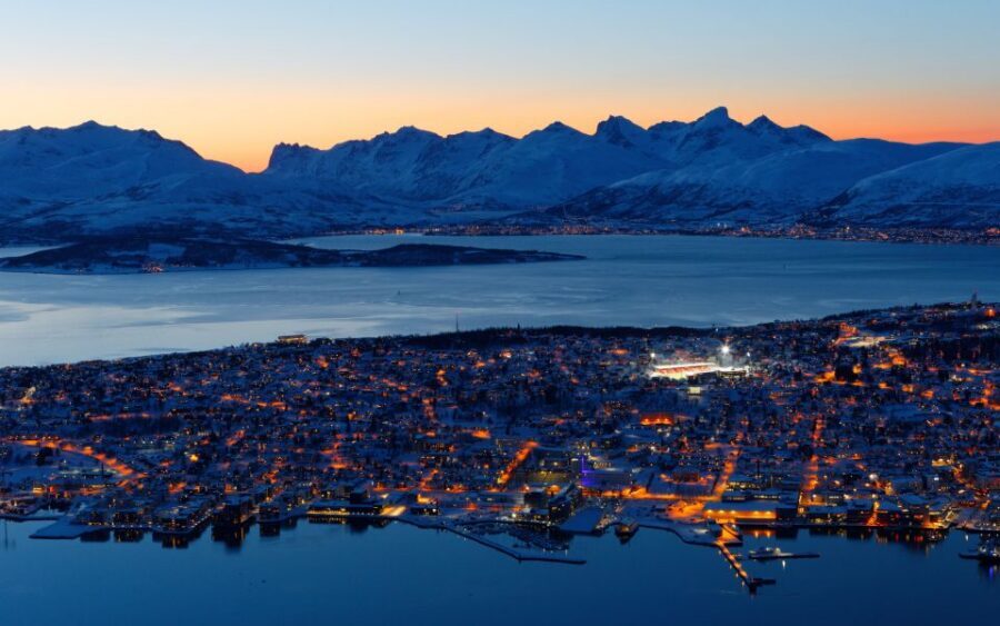 Tromso: Northern Lights Cable Car Excursion - The guide experience: what Gregory-style guidance adds