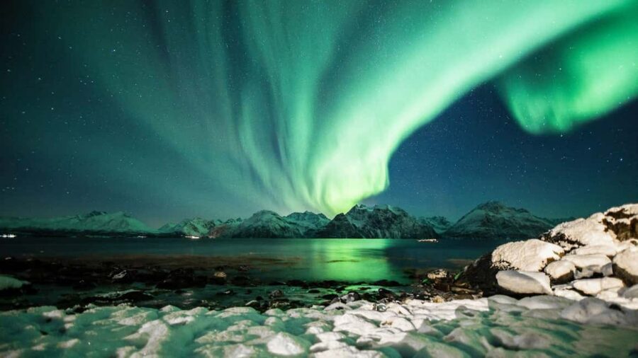 Tromsø: Northern Lights Chase + Free Professional Photos - Photo Support That Actually Helps: Pro Shots + Your Tripod Choice