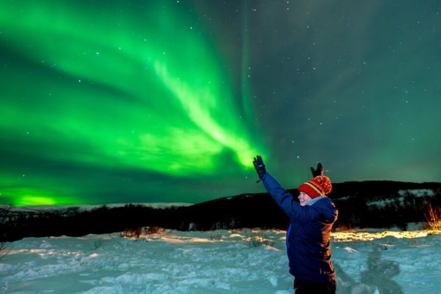 Tromsø: Northern Lights Chase Minibus Tour - Why chase the aurora by minibus from Tromsø?