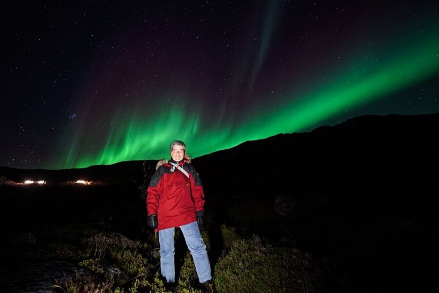 Tromsø: Northern Lights Chase Minibus Tour - What to bring (and what to skip)