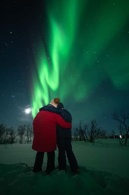 Tromsø: Northern Lights Focus Tour, German/English, minibus, meal - Stop-by-Stop: What Happens at Each Stage