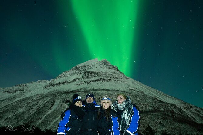 Tromso Northern Lights Minibus Chase Small Group Tour with Photos - Campfire Food: Why Hot Drinks Are Part of the Best Photos