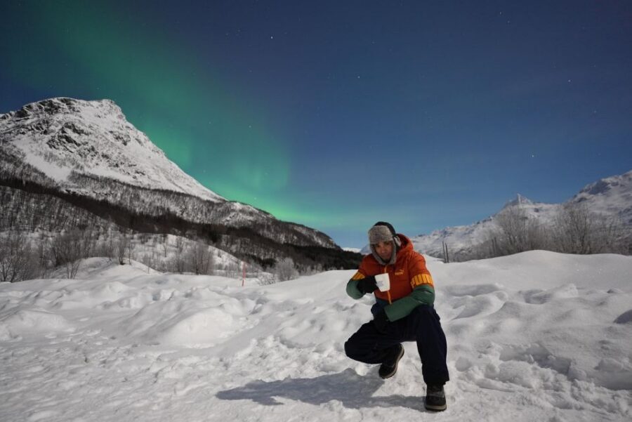 Tromsø: Northern Lights Minibus Small Private Tour Group - Driving Far From City Lights (Even Toward Finland)