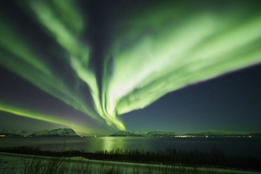 Tromso: Northern Lights Photo Excursion - Minivan Time: Fjords, Lakes, and Mountains You Actually Get to See