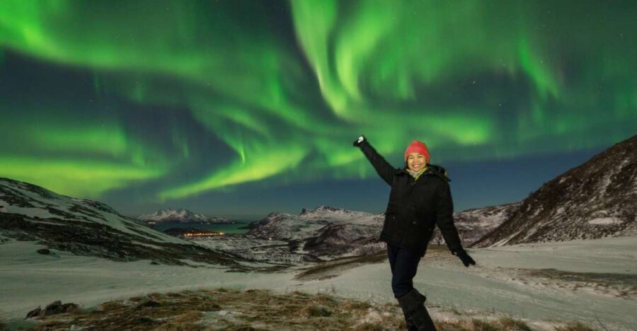 Tromso: Northern Lights Photography Tour by Bus (or miniBus) - The warmth breaks: hot drinks, cookies, and keeping yourself functional