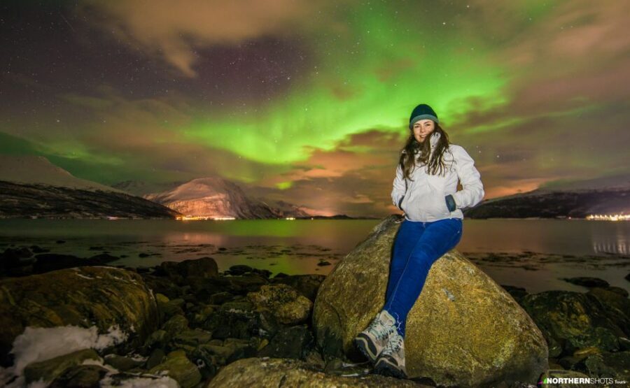 Tromso: Northern Lights Photography Tour by Bus (or miniBus) - Comfort in the cold: what to wear when the bus is only half the battle