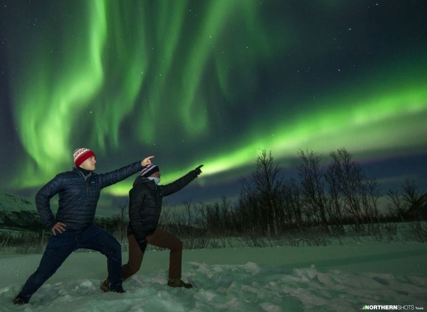 Tromso: Northern Lights Photography Tour by Bus (or miniBus) - Timing in April and August: when the Aurora window gets smaller