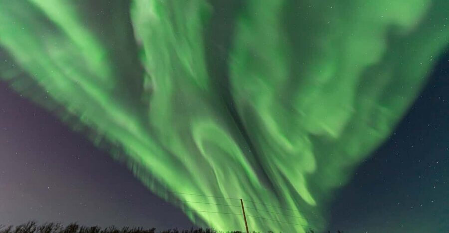 Tromsø: Northern Lights Tour w/Photo, Suits and Local Guide - Warmth, food, and the small comforts that matter at -15°C